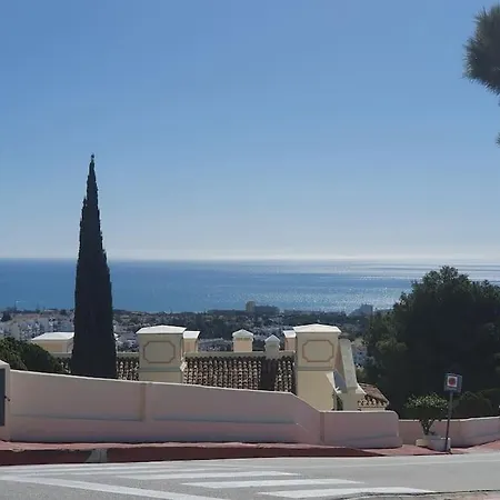 Atico Con Jacuzzi Vista Mar Y Montana Mijas