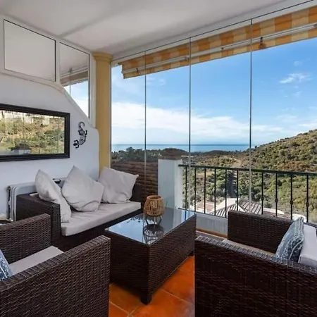 Atico Con Jacuzzi Vista Mar Y Montana Apartment *